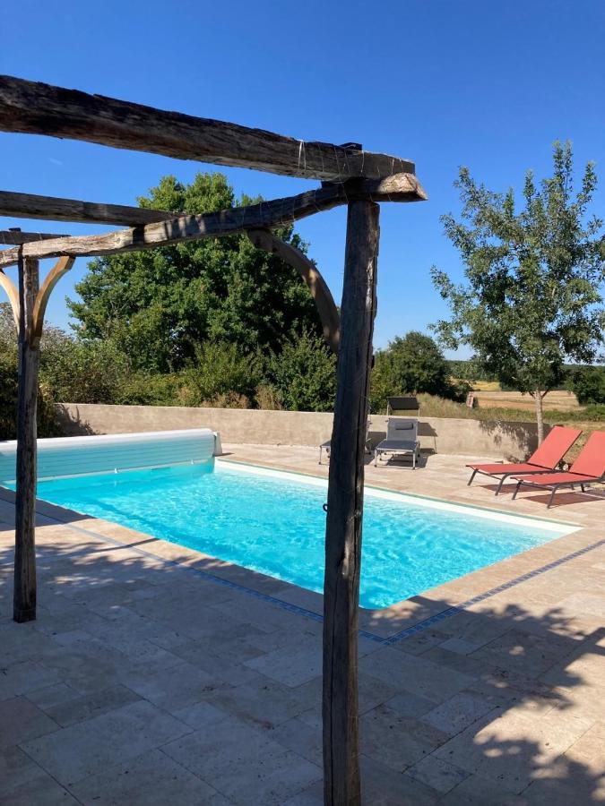 Rustic Cottage With Stunning Swimming Pool Saint-Front  ภายนอก รูปภาพ